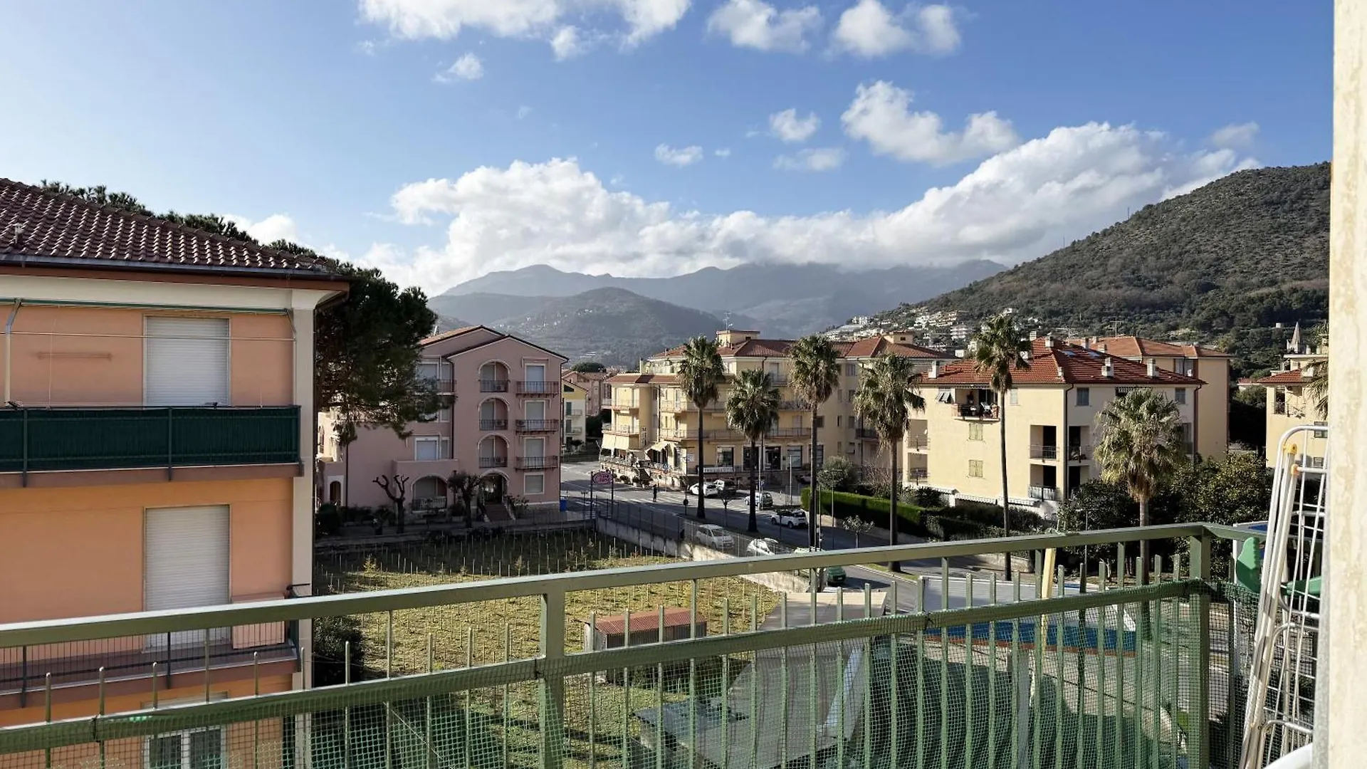 200 Mt Dal Mare - Relax Con Terrazzo E Vista Apartment Borgio Verezzi Italy