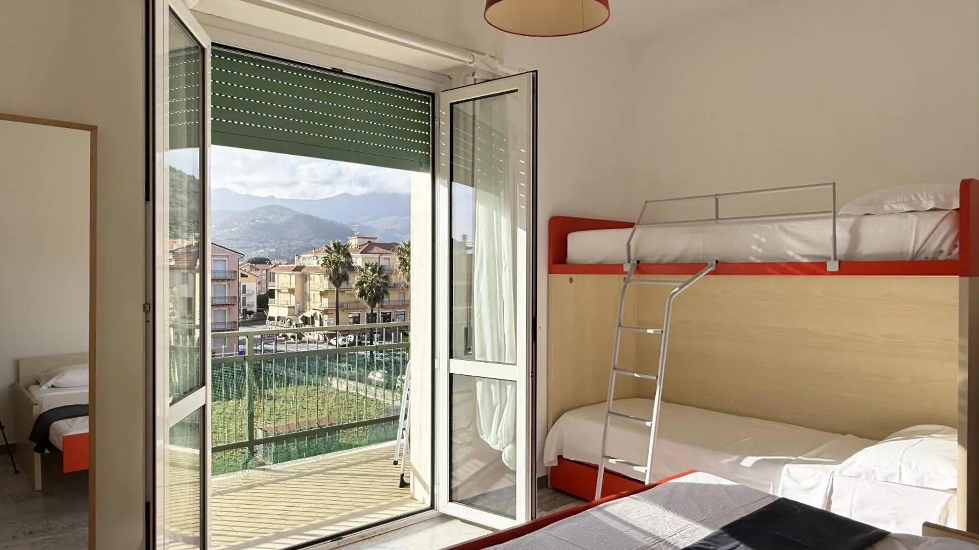 200 Mt Dal Mare - Relax Con Terrazzo E Vista Apartment Borgio Verezzi